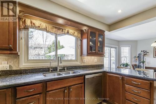 1169 Beechgrove Crescent, Oakville, ON - Indoor Photo Showing Kitchen With Double Sink