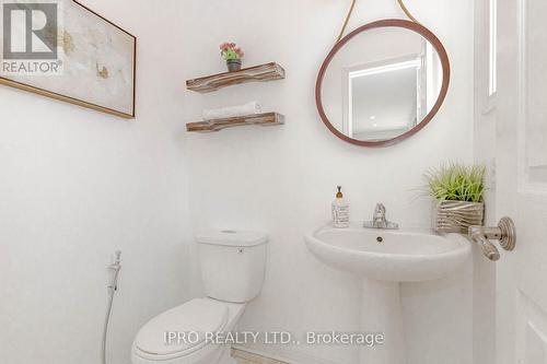 481 Collis Crt, Milton, ON - Indoor Photo Showing Bathroom
