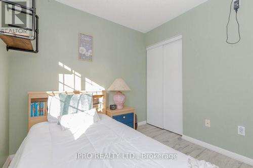 481 Collis Crt, Milton, ON - Indoor Photo Showing Bedroom