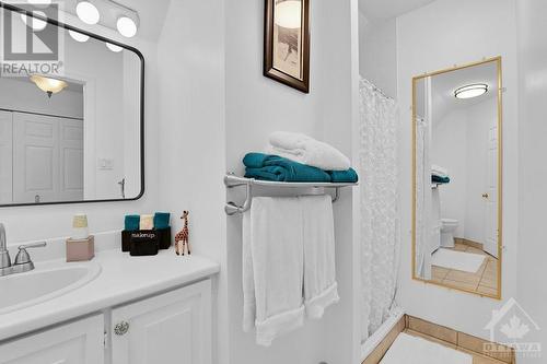 69 Lakeshore Drive, Morrisburg, ON - Indoor Photo Showing Bathroom