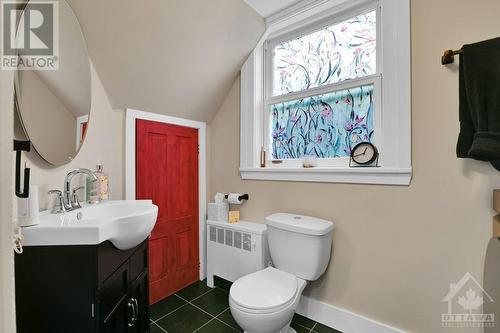 69 Lakeshore Drive, Morrisburg, ON - Indoor Photo Showing Bathroom