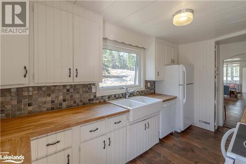 1024 Jim Beef Lake Road, Haliburton, ON - Indoor Photo Showing Kitchen With Double Sink