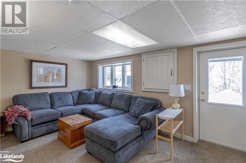 1024 Jim Beef Lake Road, Haliburton, ON - Indoor Photo Showing Living Room