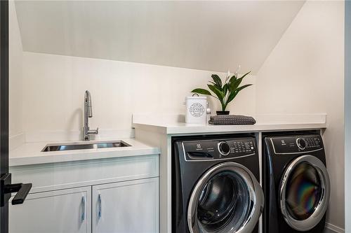 9 Parker Avenue, Ancaster, ON - Indoor Photo Showing Laundry Room