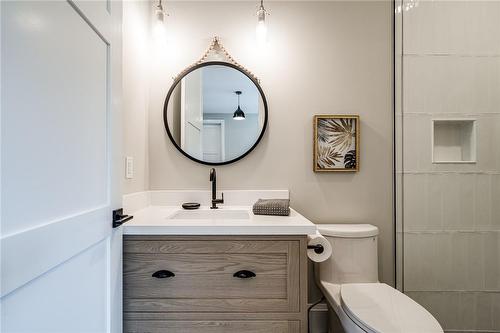 9 Parker Avenue, Ancaster, ON - Indoor Photo Showing Bathroom