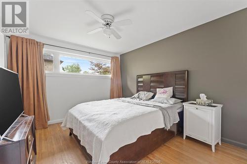 13961 Riverside Drive, Tecumseh, ON - Indoor Photo Showing Bedroom