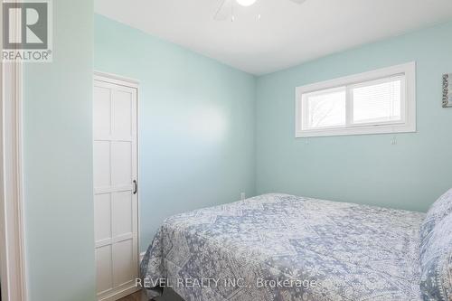 4 Hollyville Boulevard, Kawartha Lakes, ON - Indoor Photo Showing Bedroom
