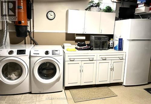 #49 -511 Admiral Dr, London, ON - Indoor Photo Showing Laundry Room