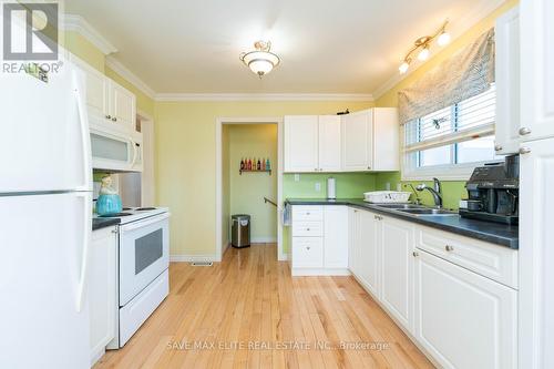 1141 Sprucedale Road, Woodstock, ON - Indoor Photo Showing Kitchen With Double Sink