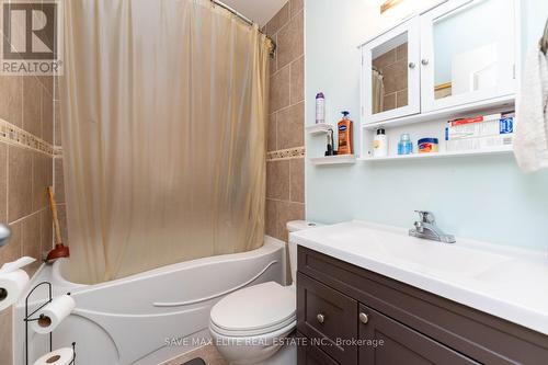 1141 Sprucedale Road, Woodstock, ON - Indoor Photo Showing Bathroom