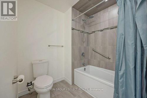 #77 -1220 Riverbend Rd, London, ON - Indoor Photo Showing Bathroom