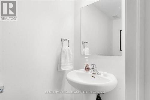 #16 -54 Nisbet Blvd, Hamilton, ON - Indoor Photo Showing Bathroom