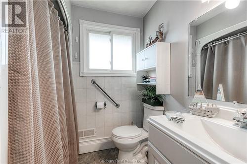 16 Cote Avenue, Chelmsford, ON - Indoor Photo Showing Bathroom