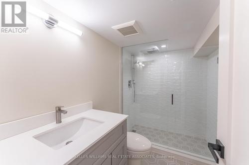 54 Stewart St, Toronto, ON - Indoor Photo Showing Bathroom