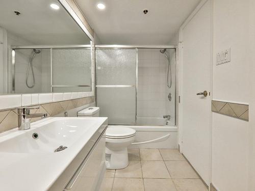 Bathroom - 904-500 Place Juge-Desnoyers, Laval (Pont-Viau), QC - Indoor Photo Showing Bathroom