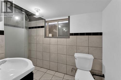728-730 Marentette Avenue, Windsor, ON - Indoor Photo Showing Bathroom