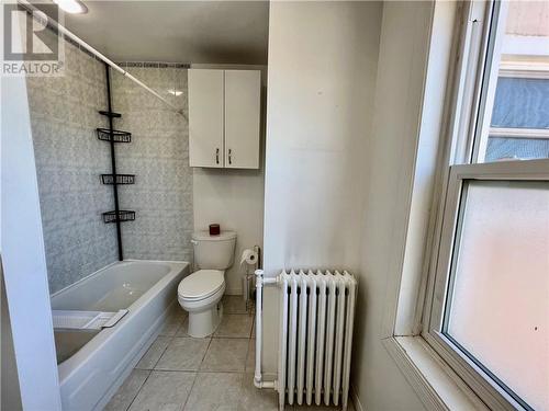 14 Pearl Street W Unit#2, Brockville, ON - Indoor Photo Showing Bathroom