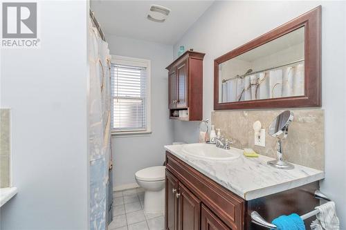 309 Helena Street, Point Edward, ON - Indoor Photo Showing Bathroom