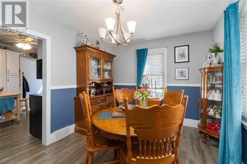309 Helena Street, Point Edward, ON - Indoor Photo Showing Dining Room