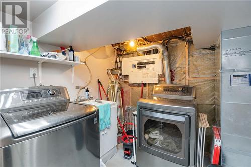 309 Helena Street, Point Edward, ON - Indoor Photo Showing Laundry Room