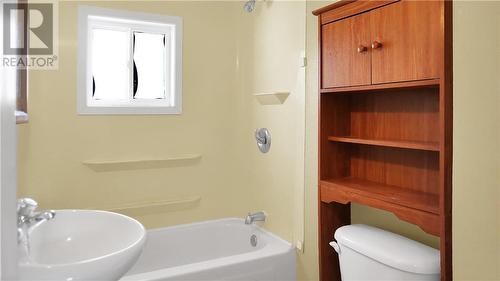 504 Tedman Avenue, Sudbury, ON - Indoor Photo Showing Bathroom