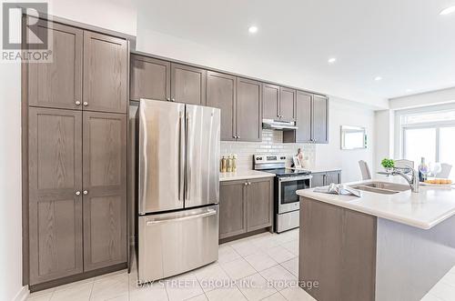 81 Boiton St, Richmond Hill, ON - Indoor Photo Showing Kitchen With Double Sink