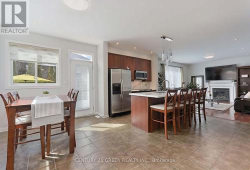 39 Clamerten Rd, Whitchurch-Stouffville, ON - Indoor Photo Showing Dining Room