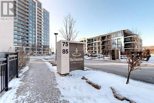 #1609 -75 North Park Rd, Vaughan, ON - Outdoor With Balcony With Facade