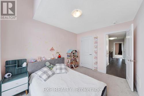 2075 Dale Rd, Innisfil, ON - Indoor Photo Showing Bedroom