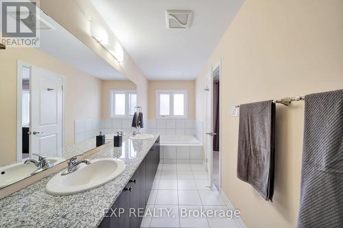 2075 Dale Rd, Innisfil, ON - Indoor Photo Showing Bathroom