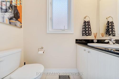 2075 Dale Rd, Innisfil, ON - Indoor Photo Showing Bathroom