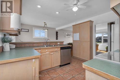 7492 County Road 91, Clearview, ON - Indoor Photo Showing Kitchen With Double Sink