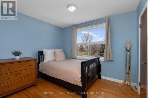7492 County Road 91, Clearview, ON - Indoor Photo Showing Bedroom