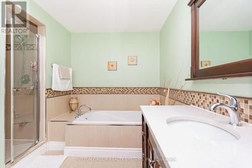 164 Macedonia Cres, Mississauga, ON - Indoor Photo Showing Bathroom