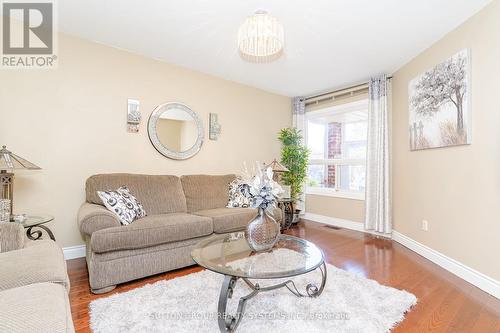 164 Macedonia Cres, Mississauga, ON - Indoor Photo Showing Living Room