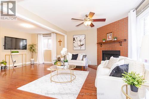 164 Macedonia Crescent, Mississauga, ON - Indoor Photo Showing Living Room With Fireplace