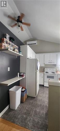 33 Appleton St, Dieppe, NB - Indoor Photo Showing Kitchen