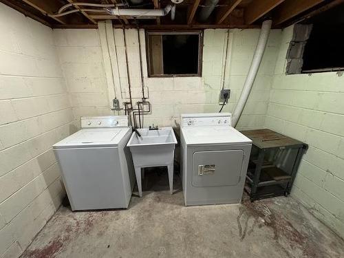 8 Park Crescent, Dryden, ON - Indoor Photo Showing Laundry Room