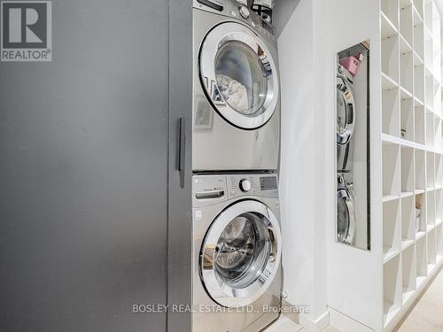 #810 -383 Sorauren Ave, Toronto, ON - Indoor Photo Showing Laundry Room