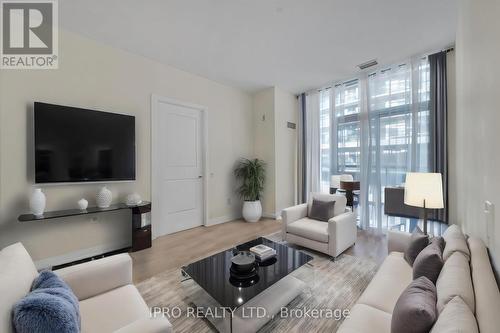 #201 -65 Watergarden Dr N, Mississauga, ON - Indoor Photo Showing Living Room