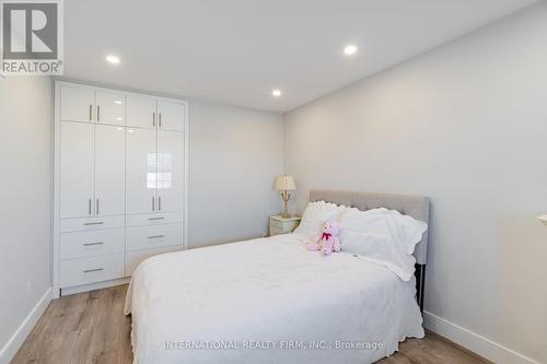 67 Rosanna Cres, Vaughan, ON - Indoor Photo Showing Bedroom