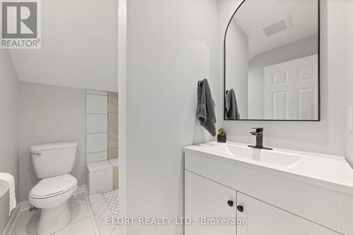 12 South Wellington St, Quinte West, ON - Indoor Photo Showing Bathroom