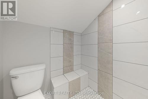 12 South Wellington Street, Quinte West, ON - Indoor Photo Showing Bathroom