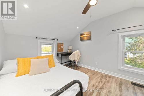 12 South Wellington Street, Quinte West, ON - Indoor Photo Showing Bedroom