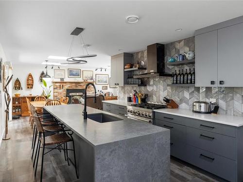 814 Ardmore Dr, North Saanich, BC - Indoor Photo Showing Kitchen With Upgraded Kitchen