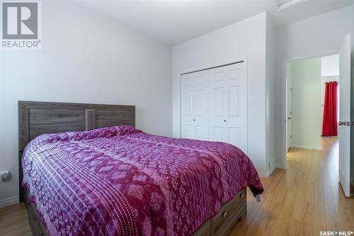 402 Victoria Avenue, Regina, SK - Indoor Photo Showing Bedroom