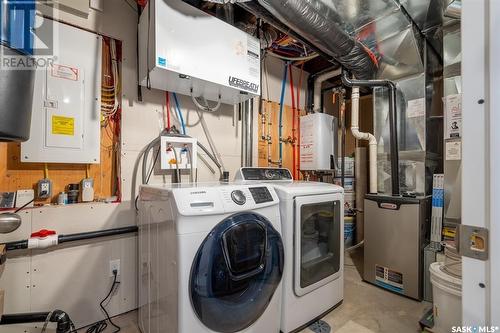 402 Victoria Avenue, Regina, SK - Indoor Photo Showing Laundry Room