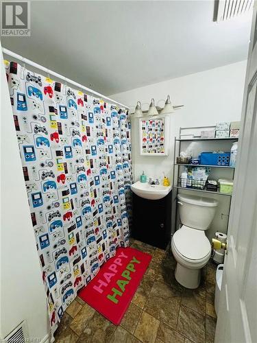 345 Aubrey Street, North Bay, ON - Indoor Photo Showing Bathroom