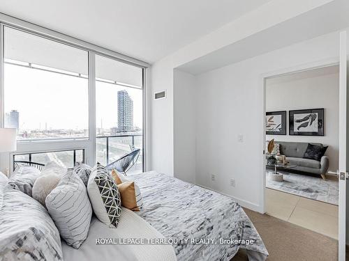 1410-1 Market St, Toronto, ON - Indoor Photo Showing Bedroom