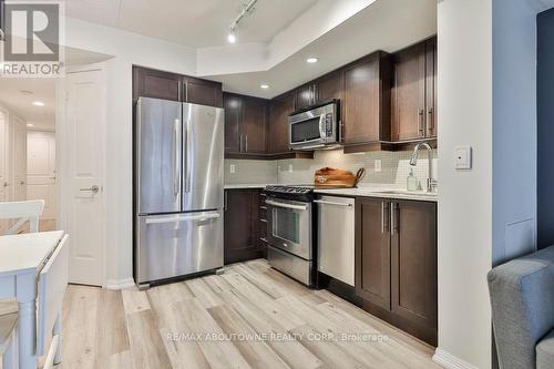 416 - 65 East Liberty Street, Toronto, ON - Indoor Photo Showing Kitchen